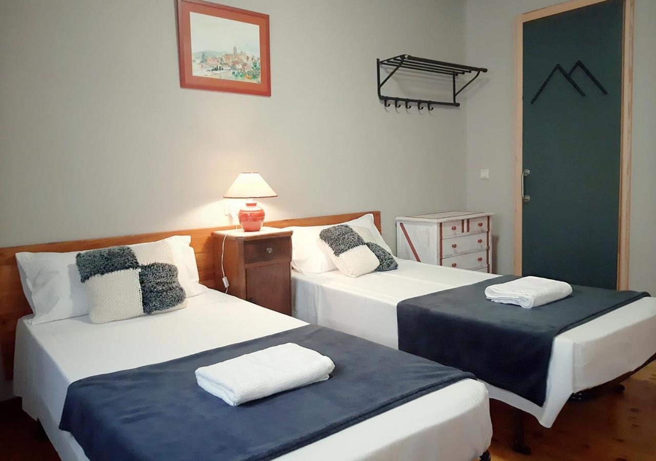 Hostal Fonda Prat ปุจเซร์ดา ภายนอก รูปภาพ