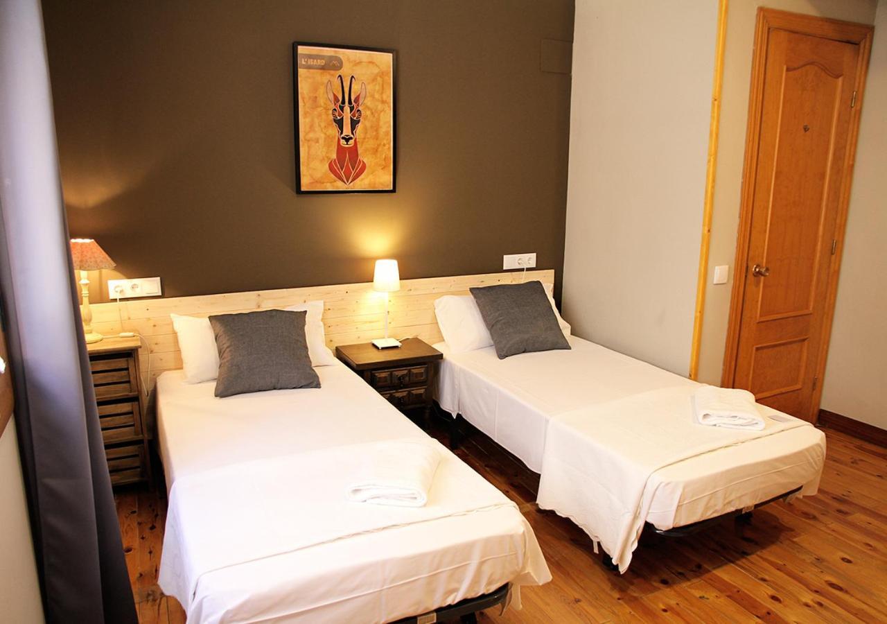 Hostal Fonda Prat ปุจเซร์ดา ภายนอก รูปภาพ
