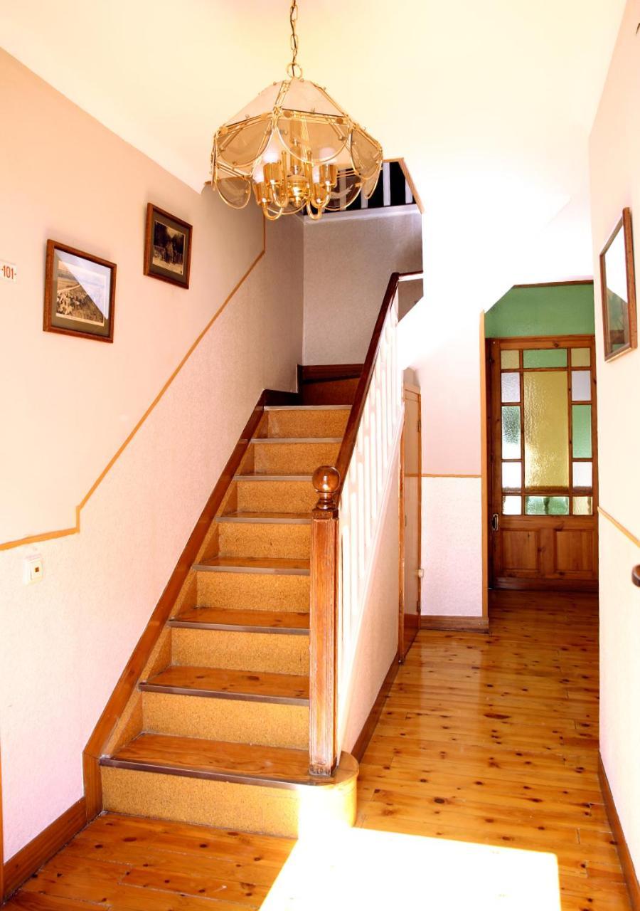 Hostal Fonda Prat ปุจเซร์ดา ภายนอก รูปภาพ